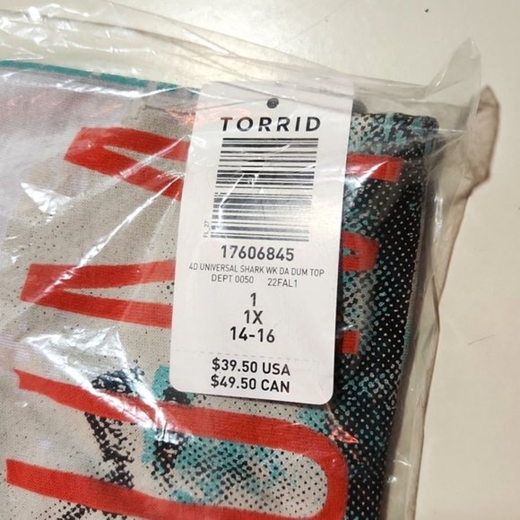 ❤️NWT VINTAGE TORRID JAWS SHARK PRINT TEE - ROLL SLEEVE NOTCH NECK TOP - SIZE 1X - Picture 8 of 11
